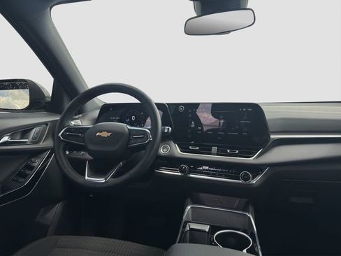 Used 2025 Chevrolet Equinox LT FWD image 14