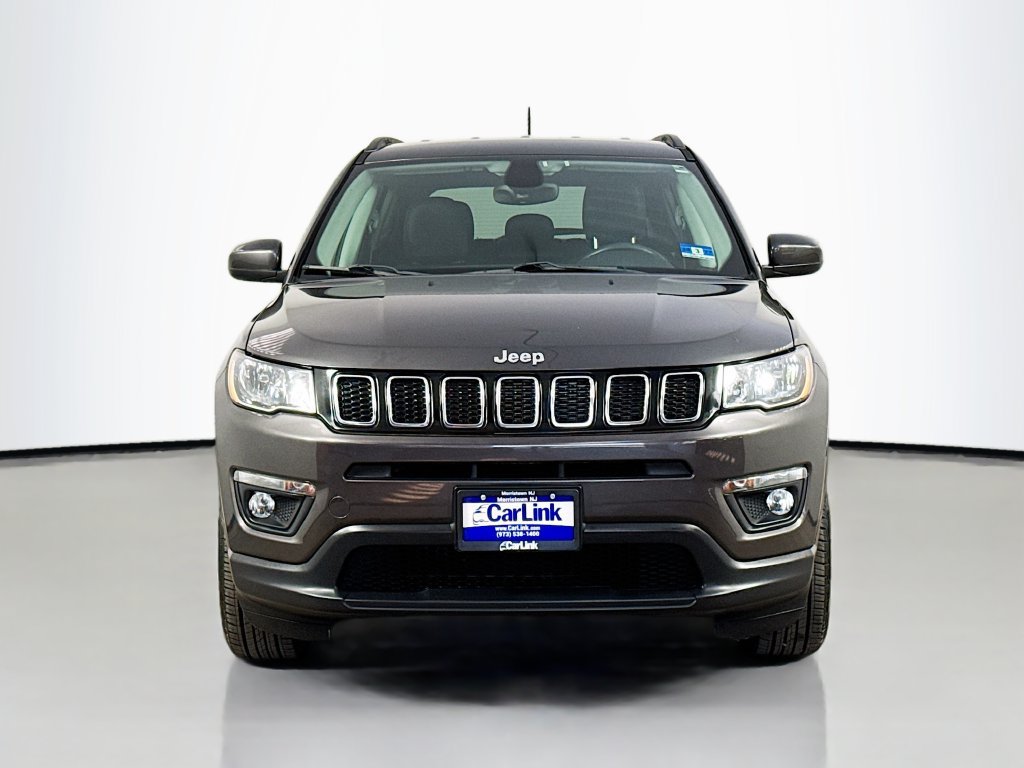 Used 2018 Jeep Compass Latitude w/ Safe & Security Group FWD image 2