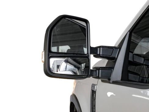 Used 2021 Ford F350 Lariat w/ Chrome Package image 40