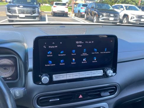 Used 2023 Hyundai Kona Limited w/ Cargo Package FWD image 11
