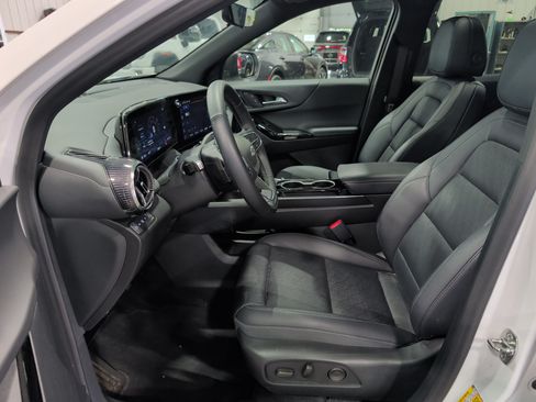 Used 2025 Chevrolet Equinox LT w/ Convenience Package II AWD/4WD image 7