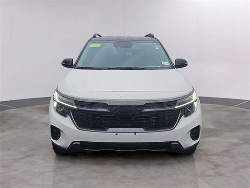 Certified 2024 Kia Seltos X-Line image 2