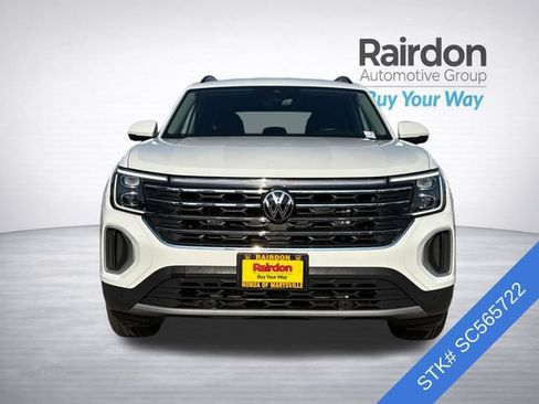 Used 2025 Volkswagen Atlas SE AWD/4WD image 2