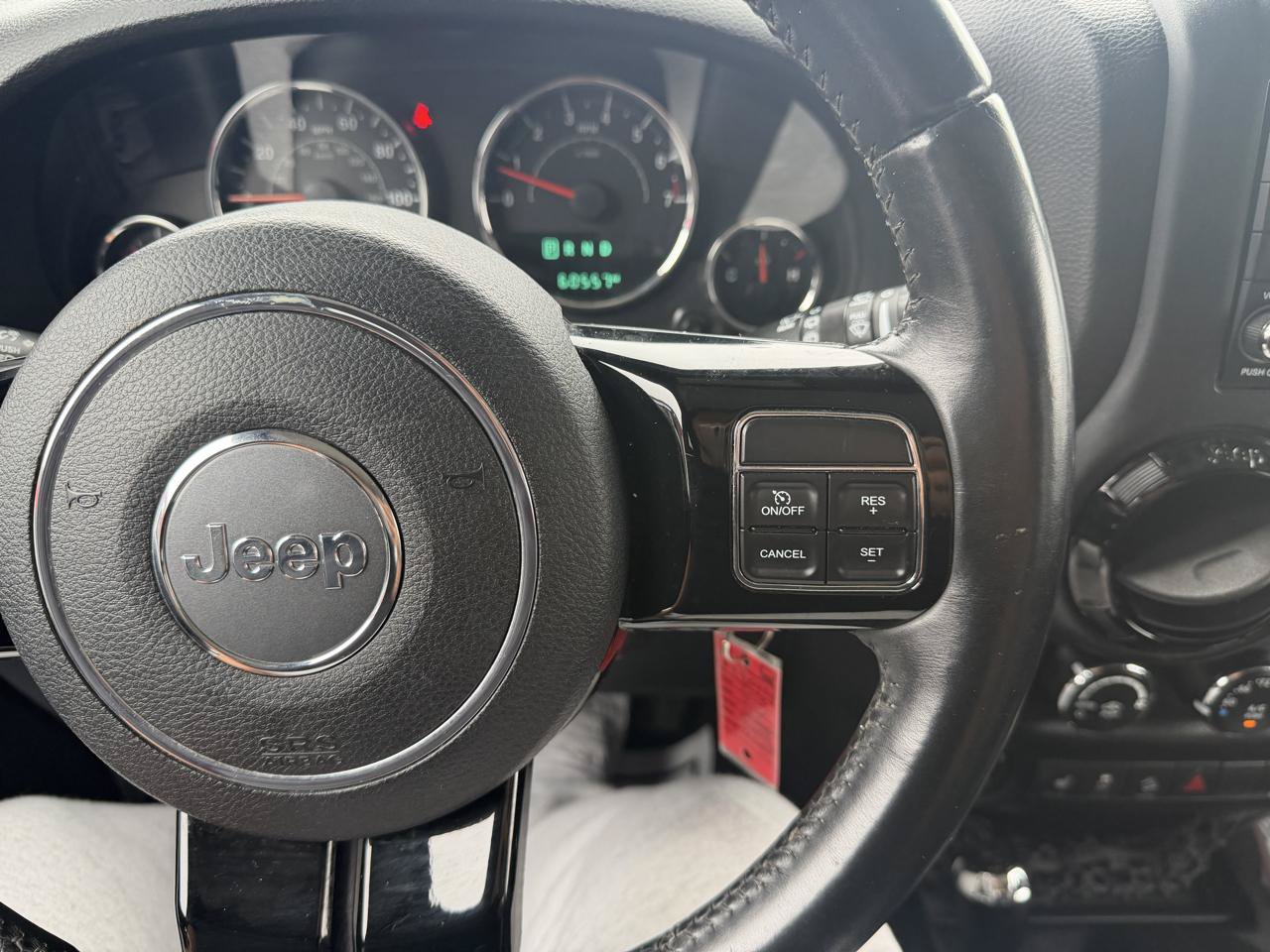 Used 2015 Jeep Wrangler Unlimited Sahara AWD/4WD image 21