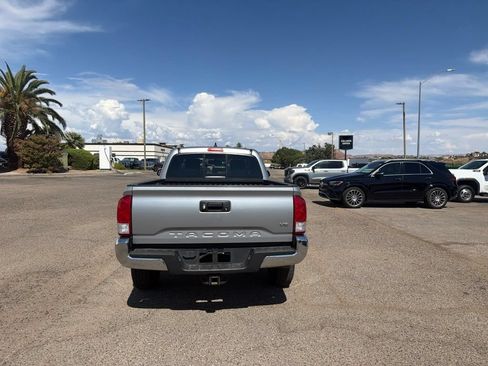 Used 2017 Toyota Tacoma SR5 w/ Tow Package RWD image 6