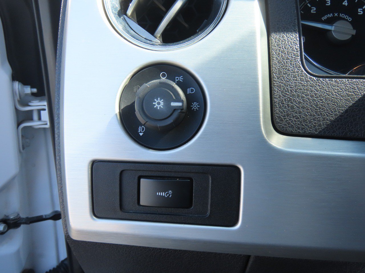 Used 2011 Ford F150 Platinum AWD/4WD image 27
