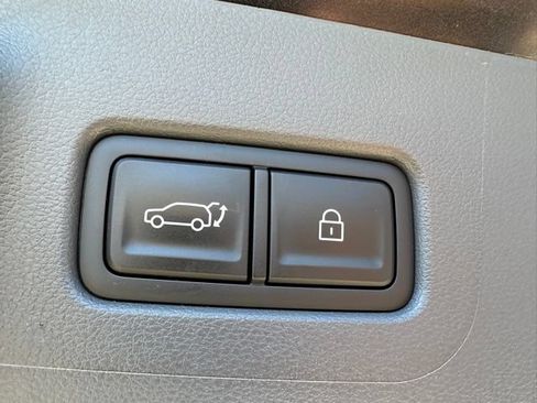 Used 2025 Hyundai Santa Fe SEL AWD/4WD image 12