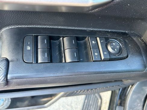 Used 2025 Toyota Tacoma Limited AWD/4WD image 18