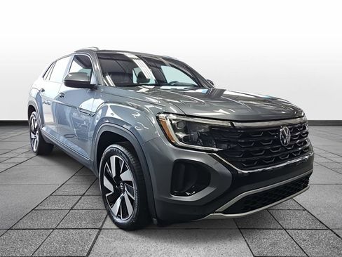 Used 2024 Volkswagen Atlas Cross Sport SE image 3