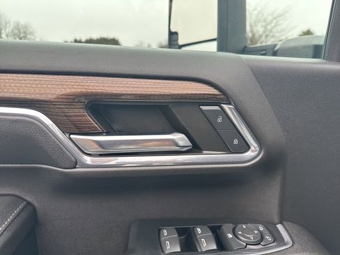 Used 2024 Chevrolet Silverado 3500 LT w/ Convenience Package image 15