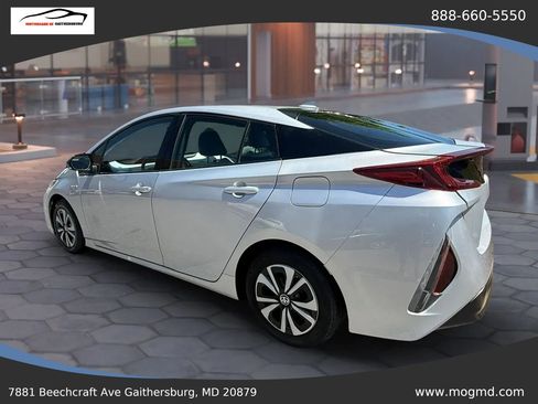 Used 2017 Toyota Prius Prime Premium FWD image 2