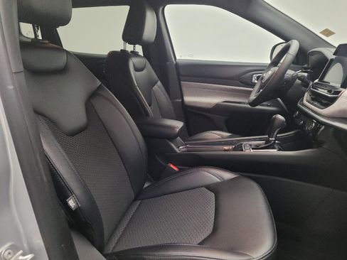 Used 2025 Jeep Compass Latitude AWD/4WD image 21