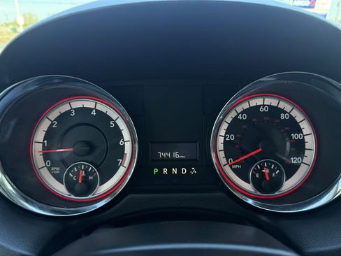 Used 2016 Dodge Grand Caravan SXT w/ UConnect Hands-Free Group image 11