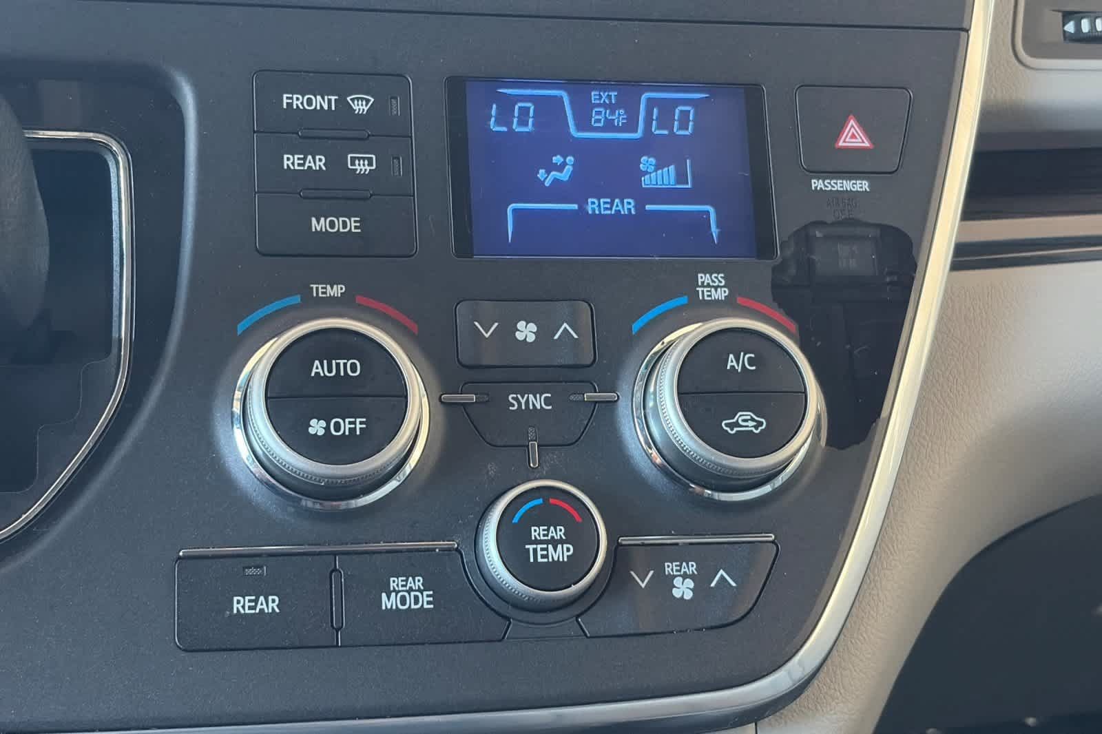 Used 2016 Toyota Sienna XLE w/ XLE Navigation Package FWD image 23