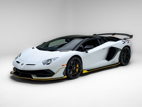 Used 2021 Lamborghini Aventador SVJ image 12