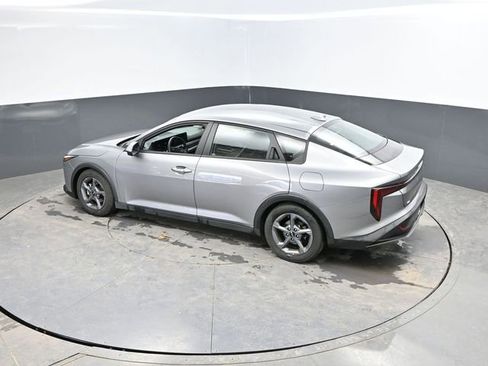 Used 2025 Kia K4 LXS image 39