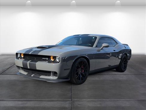 Used 2017 Dodge Challenger SRT Hellcat image 4