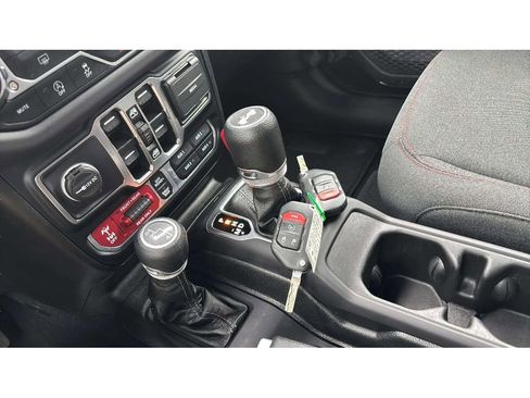 Used 2024 Jeep Wrangler Unlimited Rubicon image 20