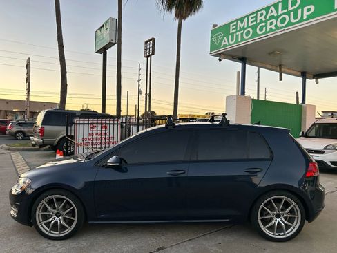 Used 2016 Volkswagen Golf S image 3