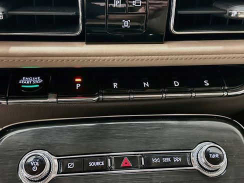Used 2021 Lincoln Nautilus Reserve w/ Equipment Group 201A AWD/4WD image 25