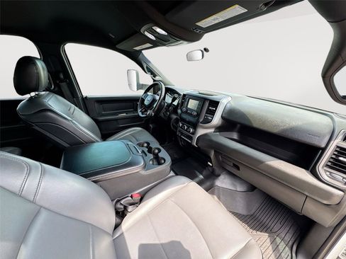 Used 2022 RAM 3500 Tradesman RWD image 16