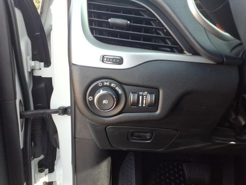 Used 2015 Jeep Cherokee Trailhawk w/ Trailer Tow Group AWD/4WD image 7
