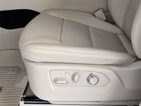 New 2026 Cadillac Escalade ESV Platinum Sport w/ LPO, Floor Liner Package AWD/4WD image 28
