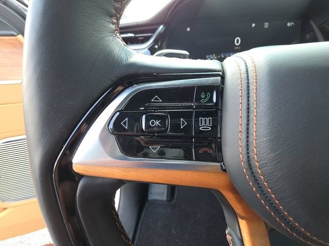 Used 2025 Jeep Grand Cherokee L Summit AWD/4WD image 25