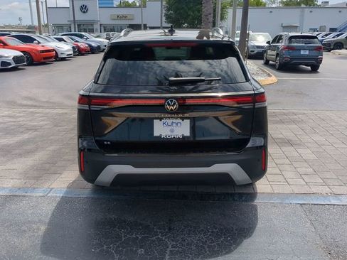 New 2026 Volkswagen Tiguan SE FWD image 5