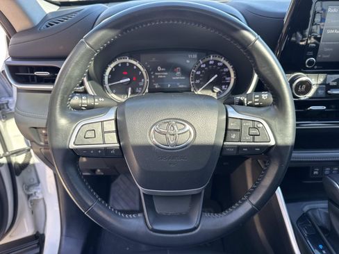 Used 2022 Toyota Highlander XLE image 22