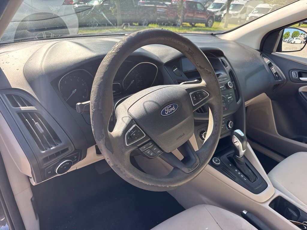 Used 2015 Ford Focus SE w/ Reverse Sensing Package FWD image 9
