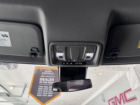 Certified 2025 Chevrolet Silverado 1500 RST AWD/4WD image 28