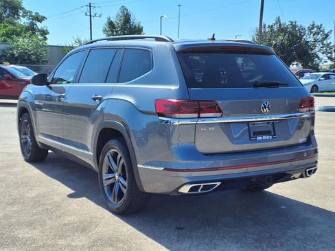 Used 2021 Volkswagen Atlas SE FWD image 2