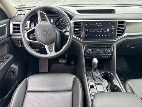Used 2021 Volkswagen Atlas SE w/ Towing Package image 9