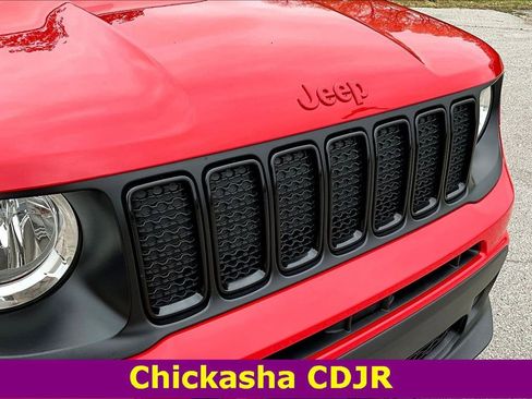 Used 2022 Jeep Renegade Latitude w/ Sun/Sound Group image 30
