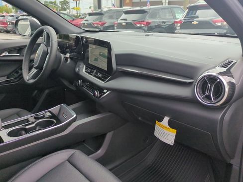 Used 2026 Chevrolet Equinox LT w/ Convenience Package II image 30