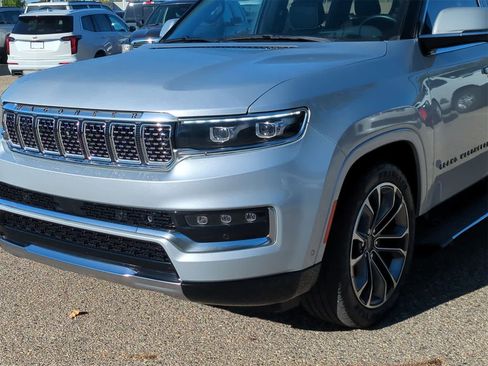 Used 2022 Jeep Grand Wagoneer Series III image 11