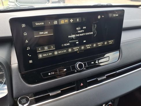 Used 2025 Mitsubishi Outlander SE FWD image 19
