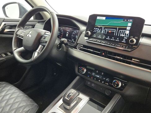 Used 2024 Mitsubishi Outlander SEL image 9