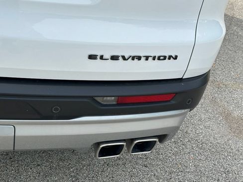Used 2025 GMC Acadia Elevation AWD/4WD image 16