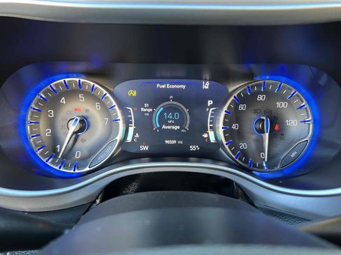 Used 2021 Chrysler Pacifica Touring w/ S Appearance Package image 46