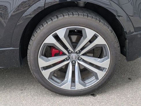 Used 2019 Audi Q8 Premium Plus w/ Premium Plus image 11