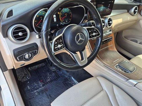 Used 2020 Mercedes-Benz GLC 300 4MATIC image 10