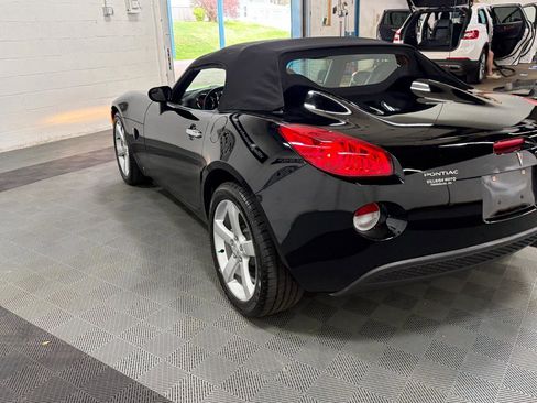Used 2006 Pontiac Solstice Convertible w/ Premium Package image 13