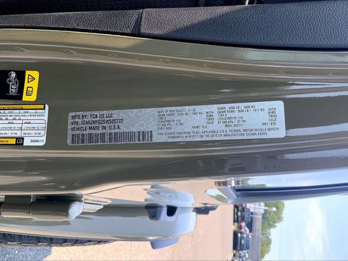 Certified 2025 Jeep Wrangler Unlimited Rubicon AWD/4WD image 33