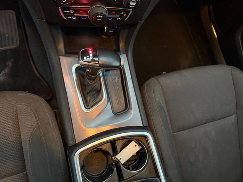 Used 2019 Dodge Charger SXT RWD image 16