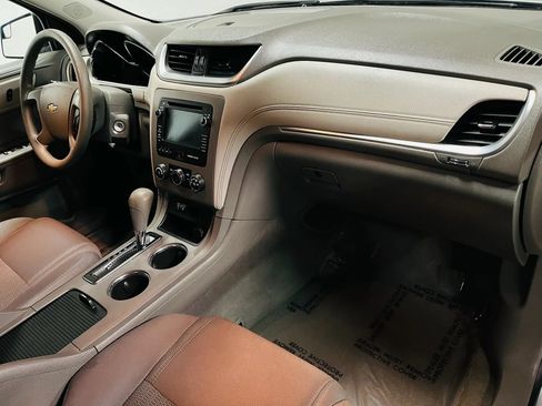 Used 2014 Chevrolet Traverse LS FWD image 17
