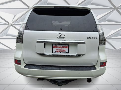 Used 2017 Lexus GX 460 AWD/4WD image 9
