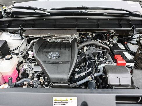 Used 2023 Toyota Highlander XLE FWD image 20