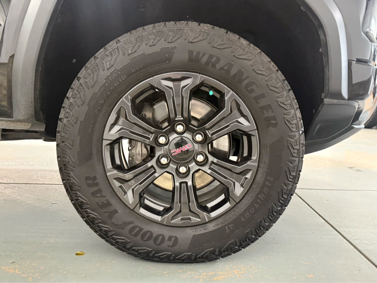 Used 2024 GMC Canyon Elevation w/ Convenience Package AWD/4WD image 9